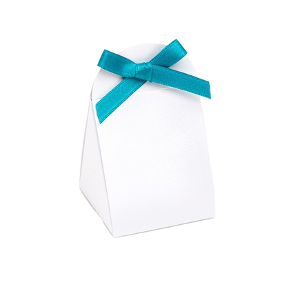 Pochette Iris de couleur blanche, pour dragées et petits cadeaux, pratique et raffinée.