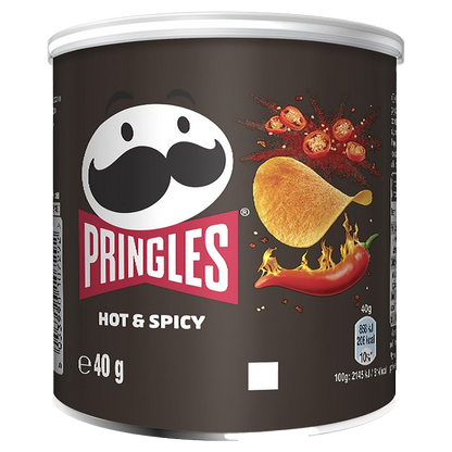 Pringles saveur épicée, chips croustillantes en tube pour snack ou apéritif.